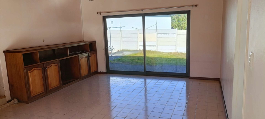 5 Bedroom Property for Sale in Table View Western Cape